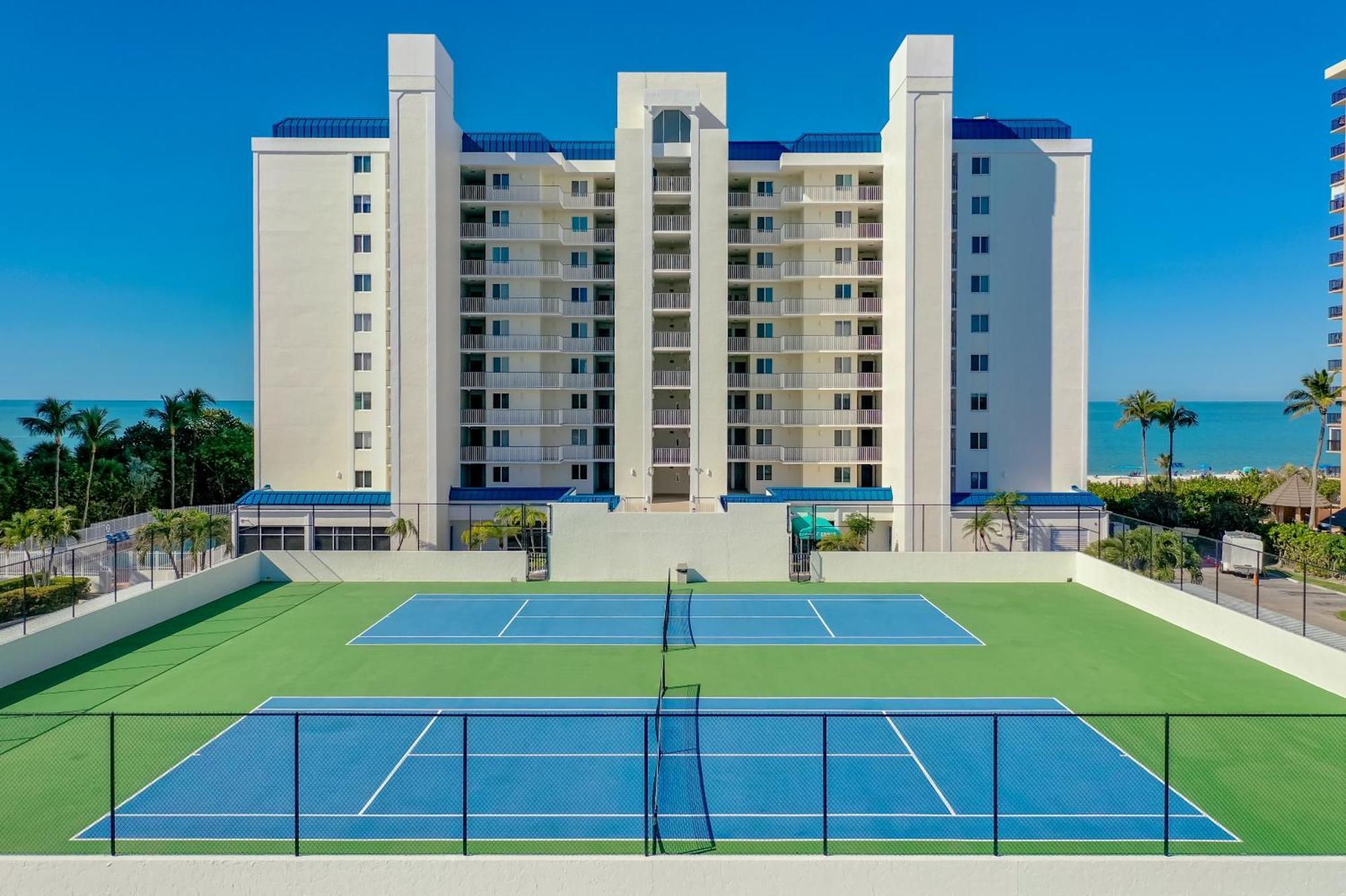 Totally Renovated Beachfront Condo At Apollo! 마르코 아일랜드 외부 사진