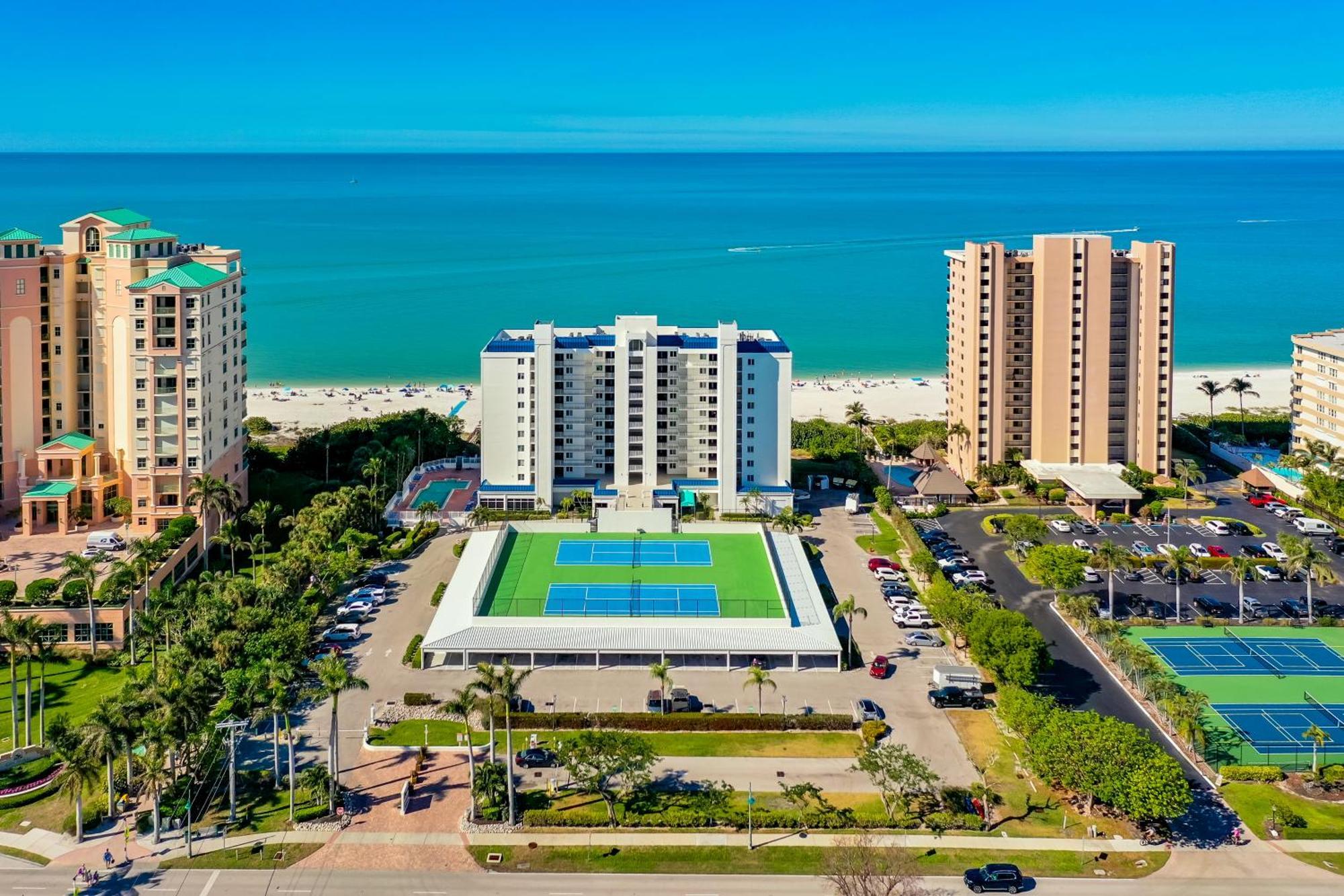 Totally Renovated Beachfront Condo At Apollo! 마르코 아일랜드 외부 사진