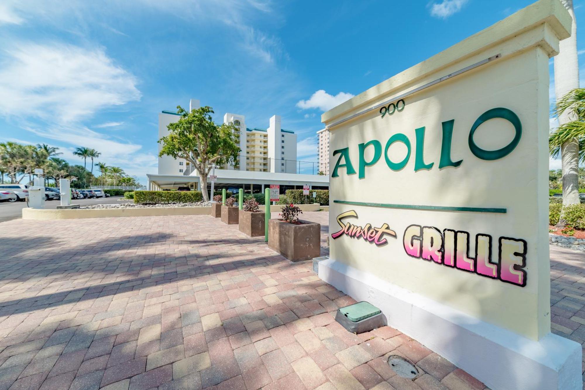 Totally Renovated Beachfront Condo At Apollo! 마르코 아일랜드 외부 사진