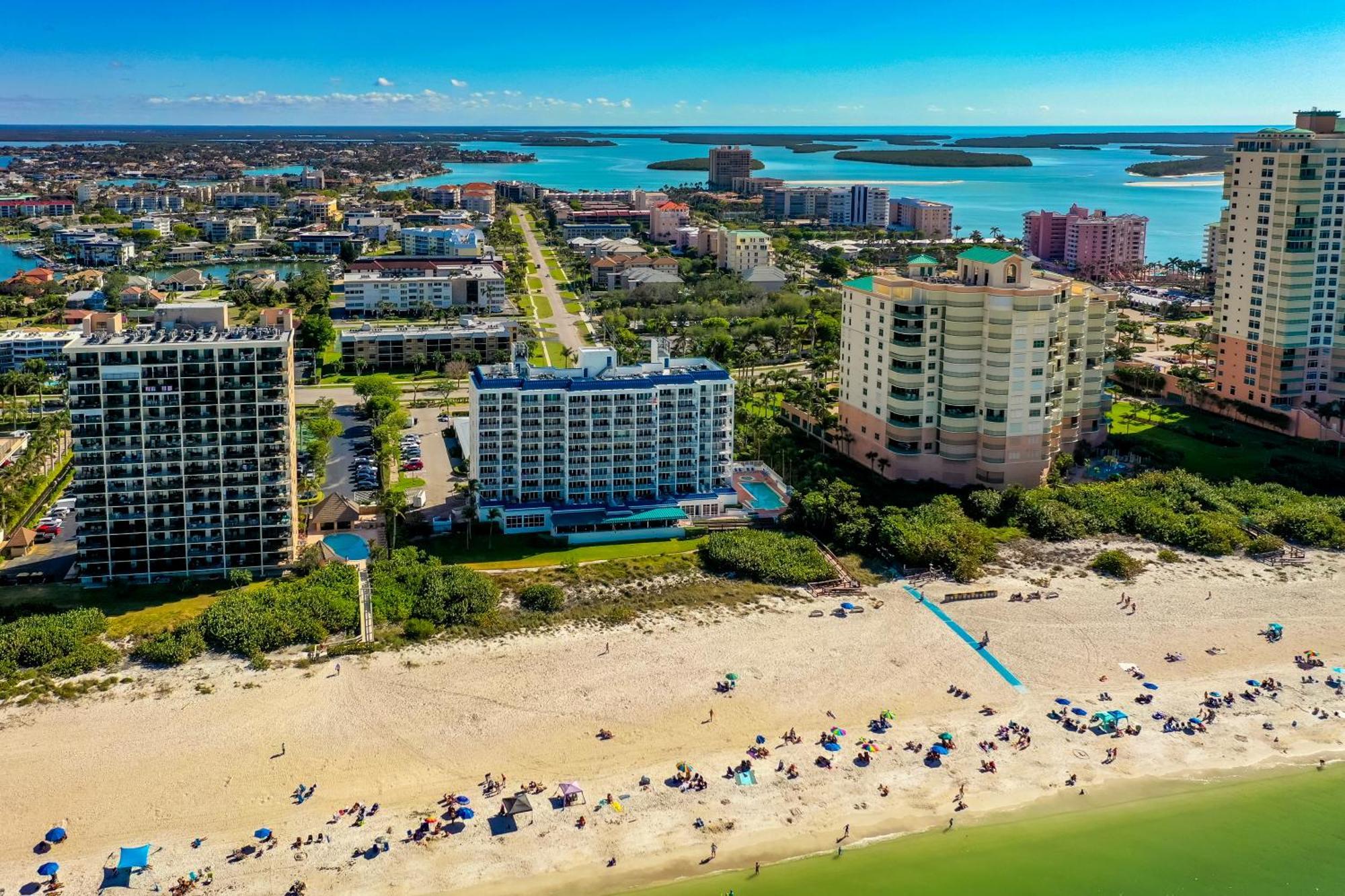 Totally Renovated Beachfront Condo At Apollo! 마르코 아일랜드 외부 사진